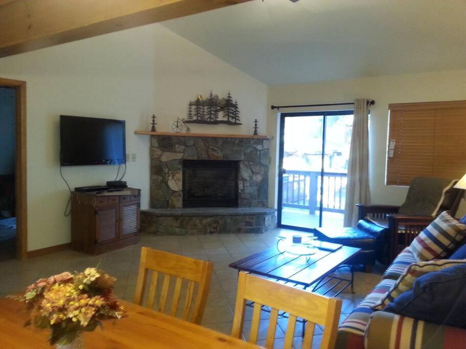 Cozy Flagstaff Home In Cool Pines - Country Club Esterno foto